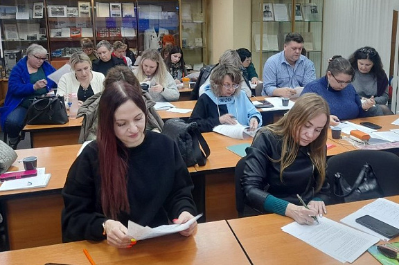 Закончились очередные курсы повышения квалификации в госархиве края. С завершением обучения!
