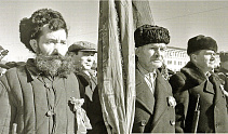 Народные ополченцы на митинге, Комсомольская площадь 1941 г. ГАХК, Война. Народ. Победа. -   Хабаровск 2011 г., с. 70